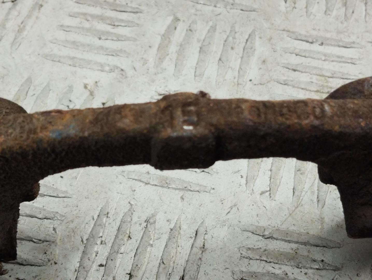 Скоба суппорта заднего