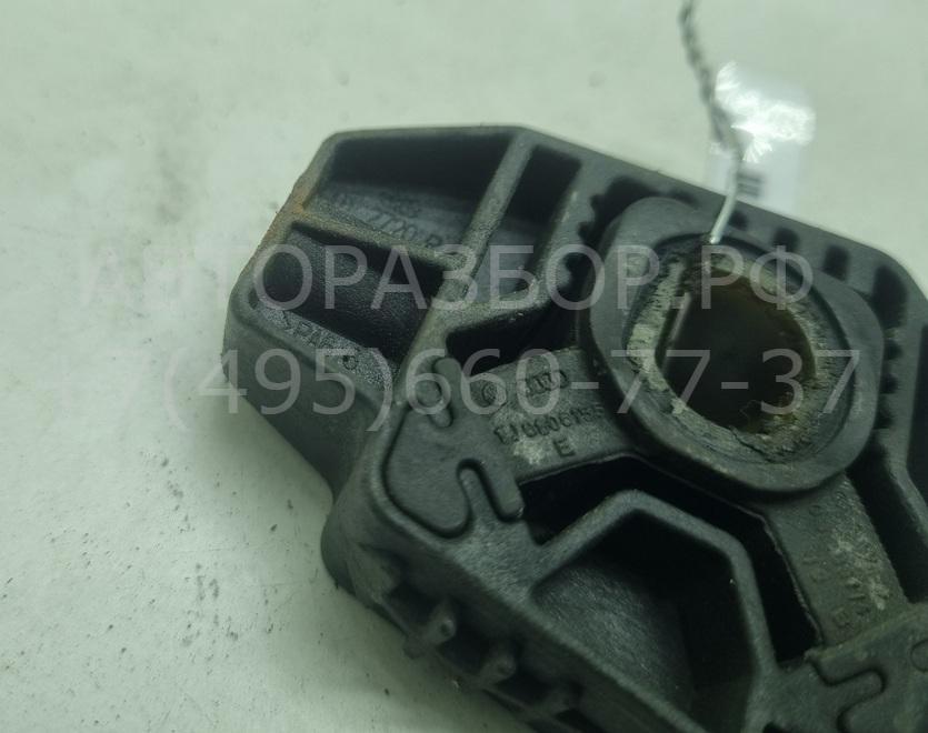 Кронштейн радиатора