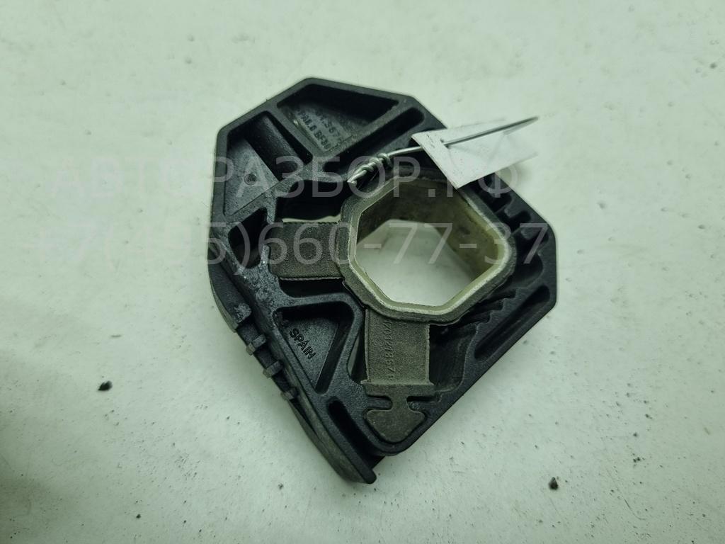 Кронштейн радиатора