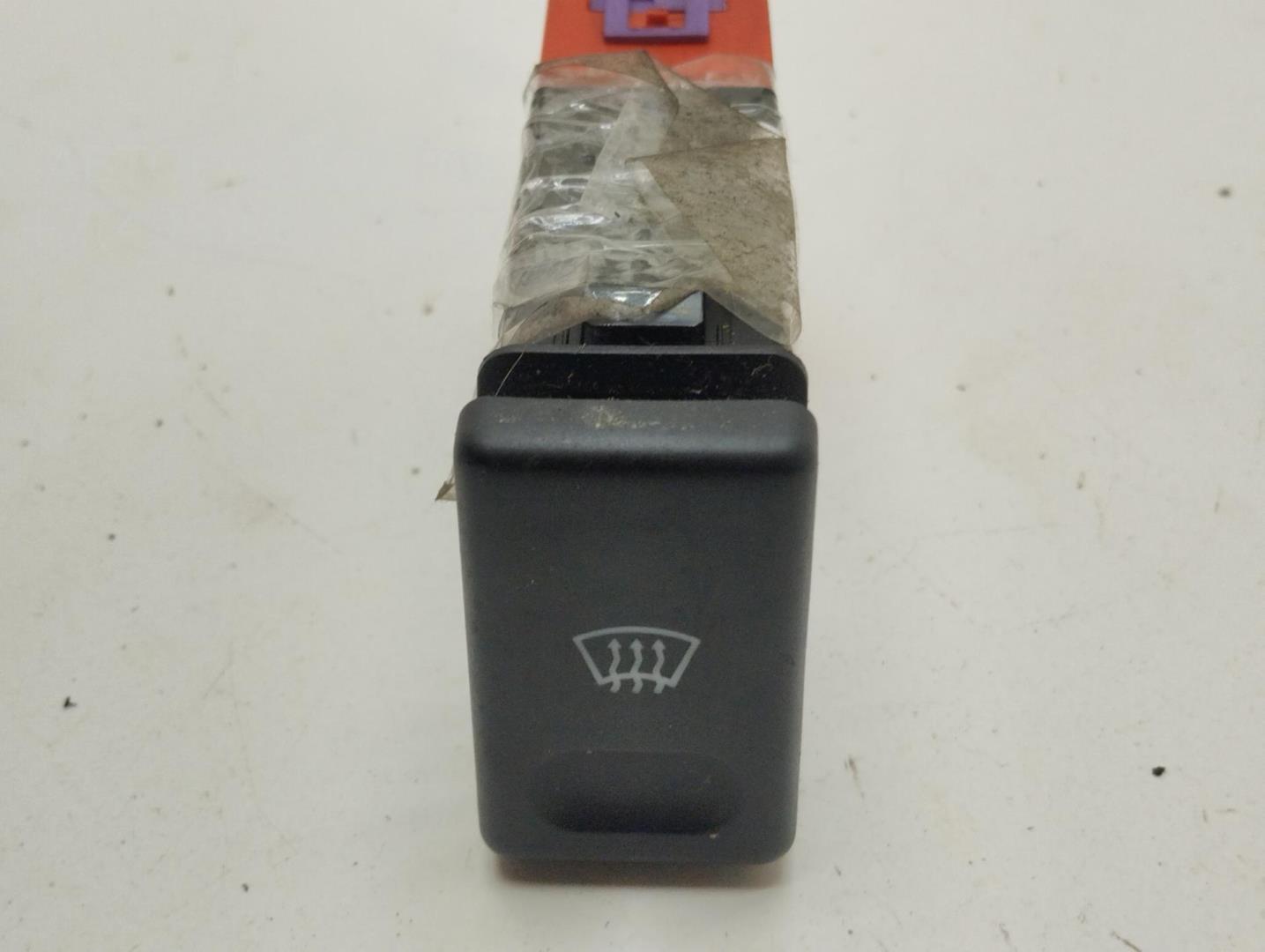 Кнопка обогрева переднего стекла