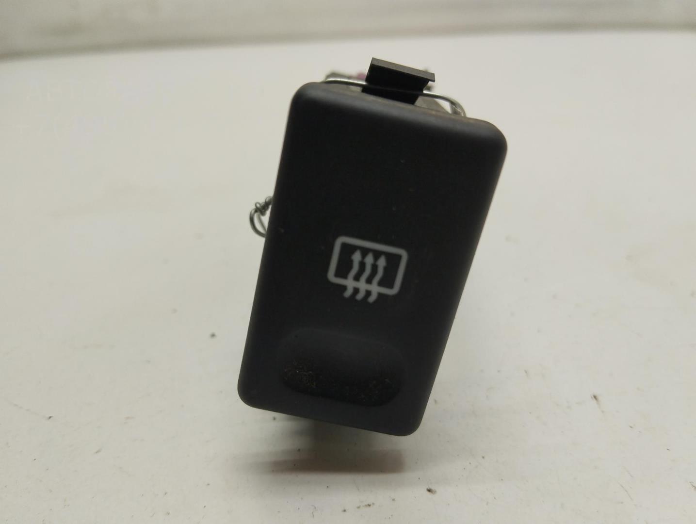 Кнопка обогрева заднего стекла