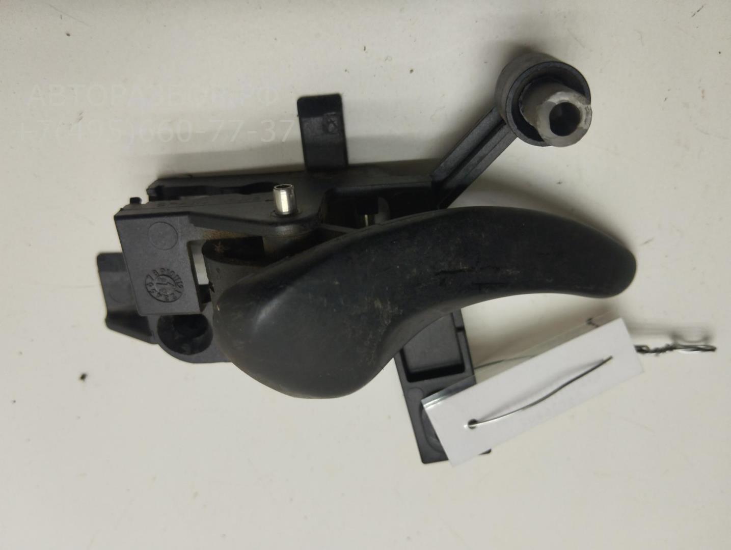 Ручка двери передней внутренняя правая