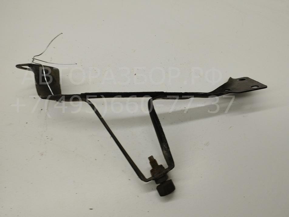 Кронштейн переднего бампера