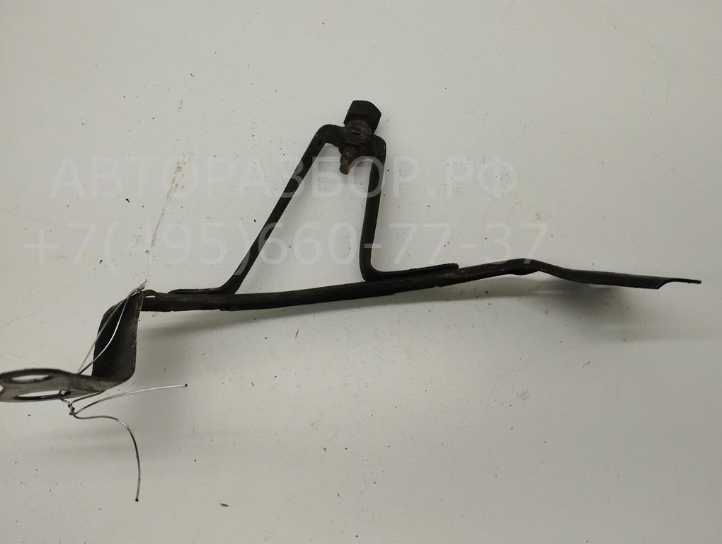 Кронштейн переднего бампера