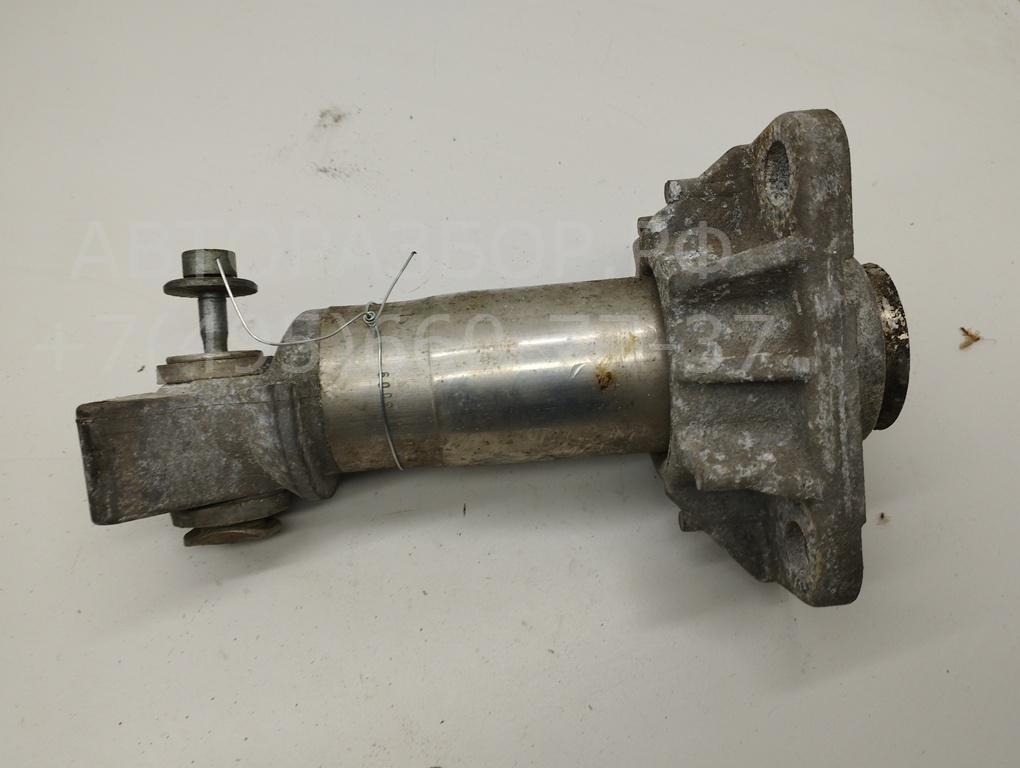 Кронштейн переднего бампера