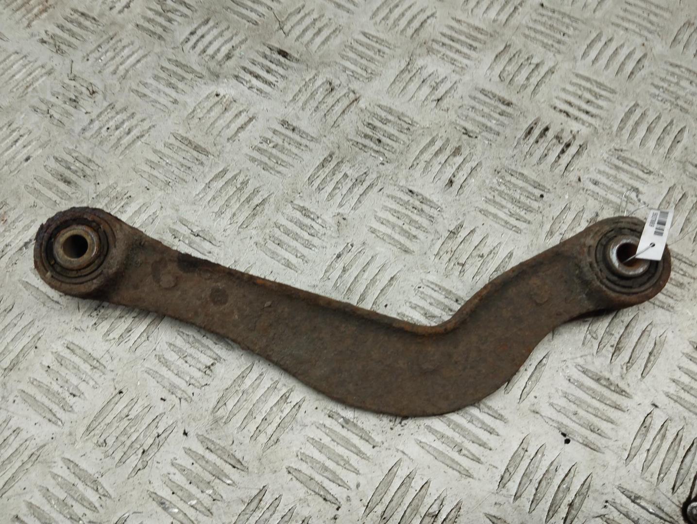 Рычаг задний правый