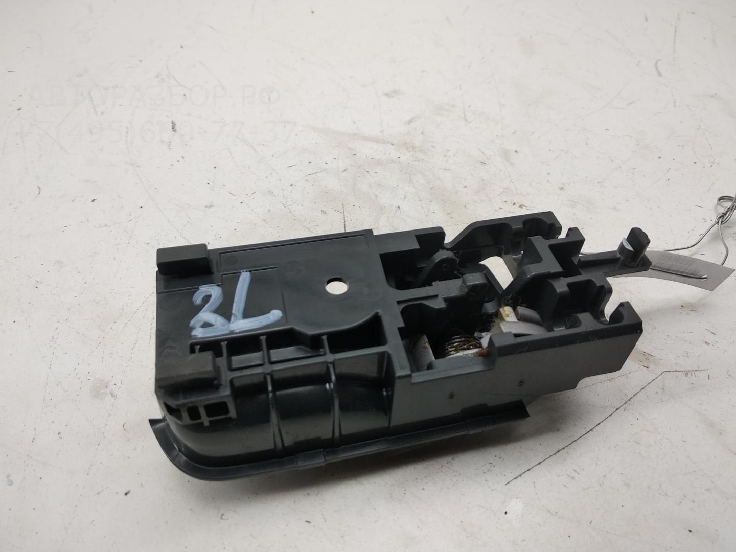 Ручка двери задней внутренняя левая