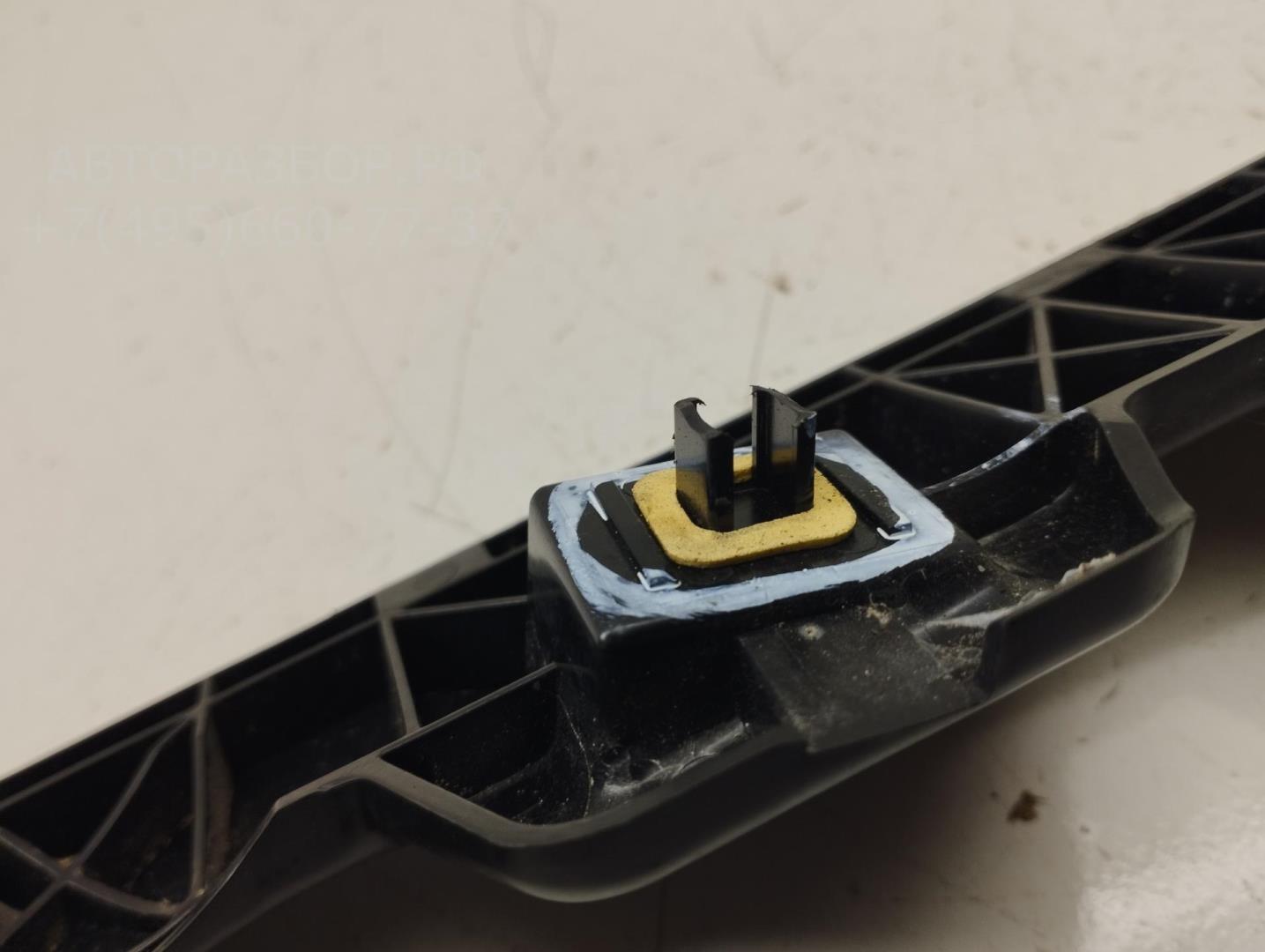 Кронштейн заднего бампера правый