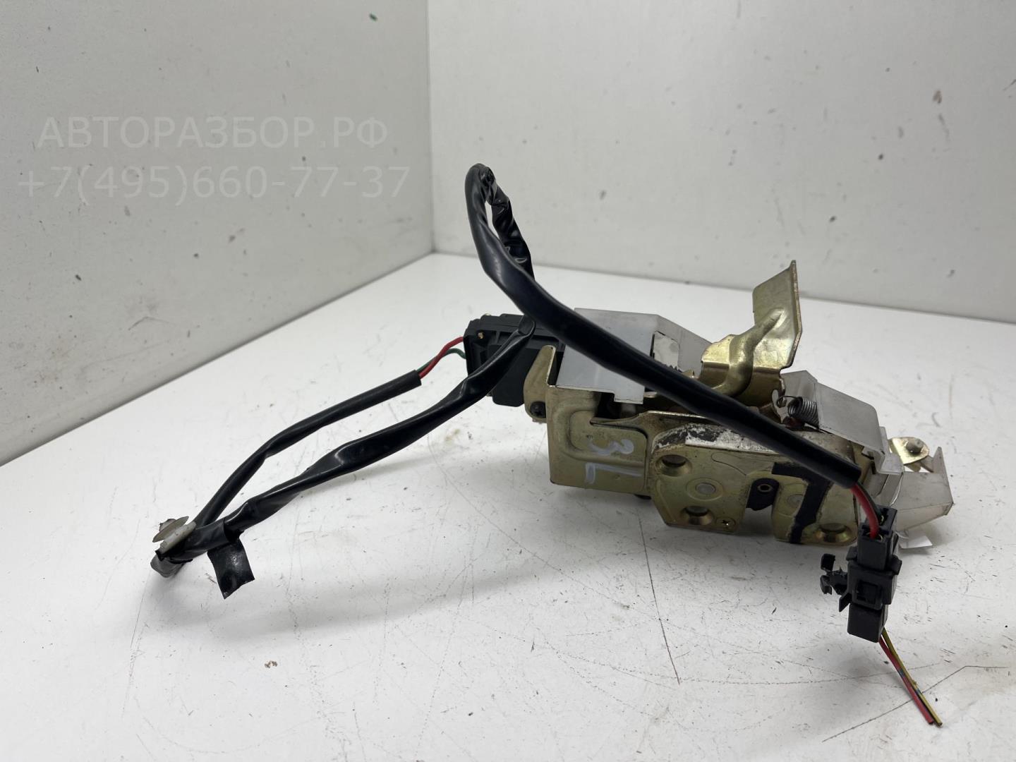 Замок двери задней левой