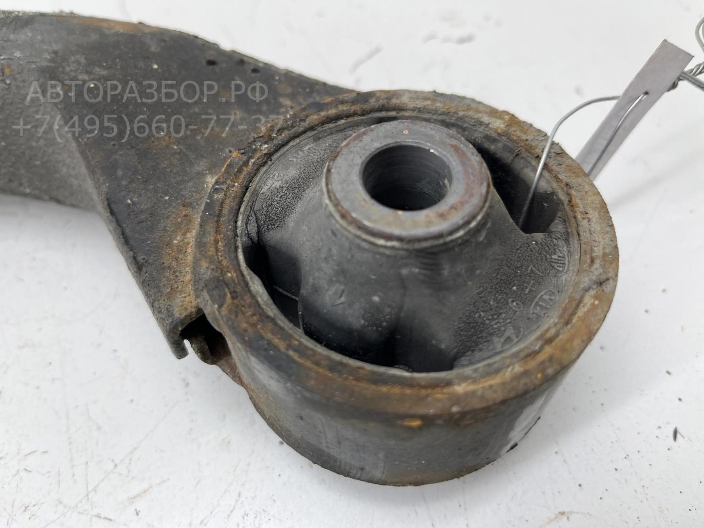 Рычаг передний правый