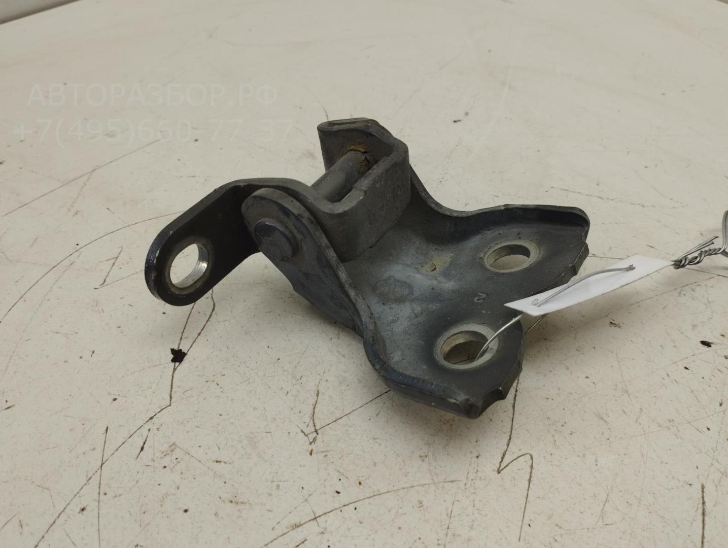 Петля двери