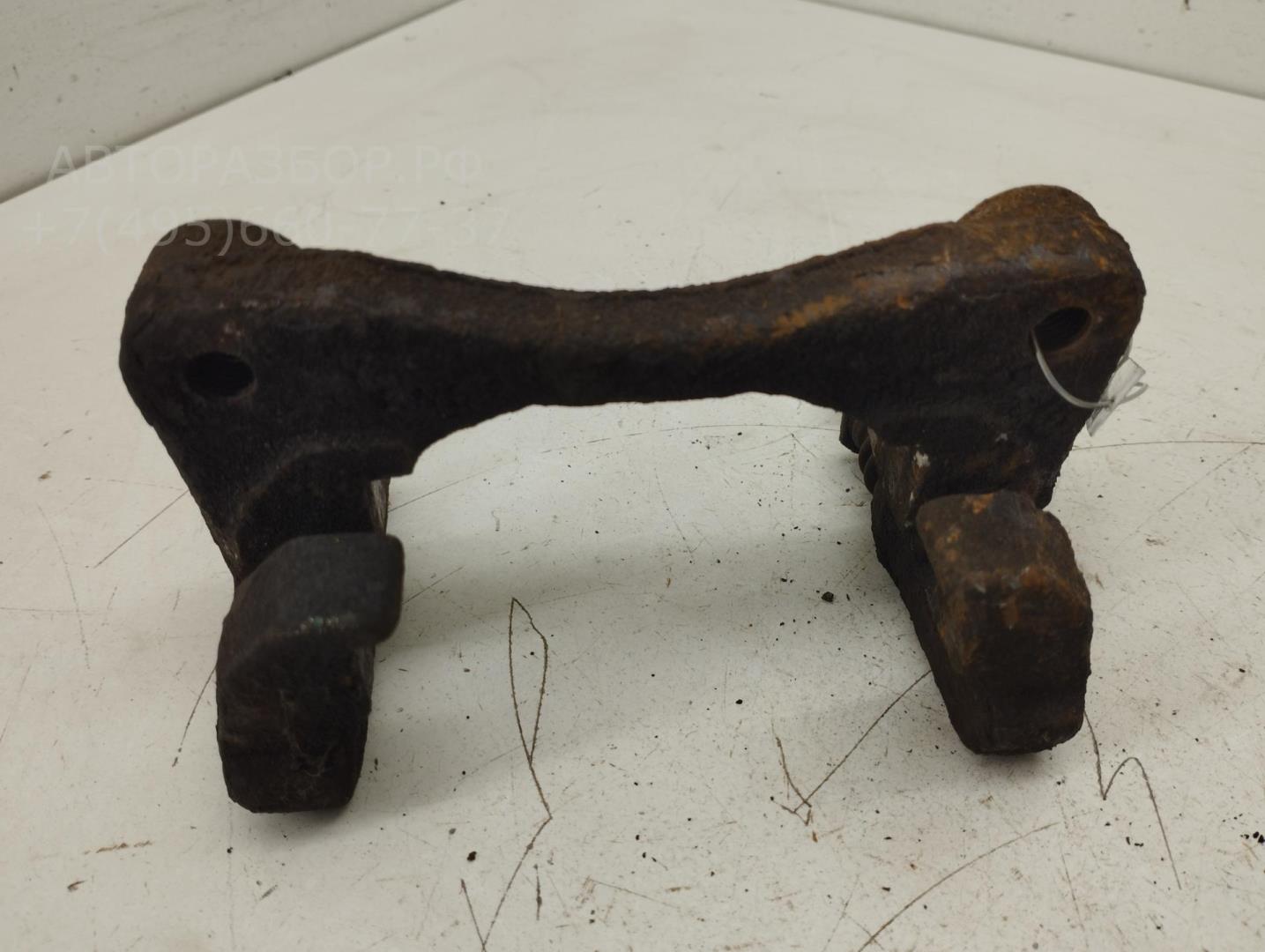 Скоба суппорта заднего