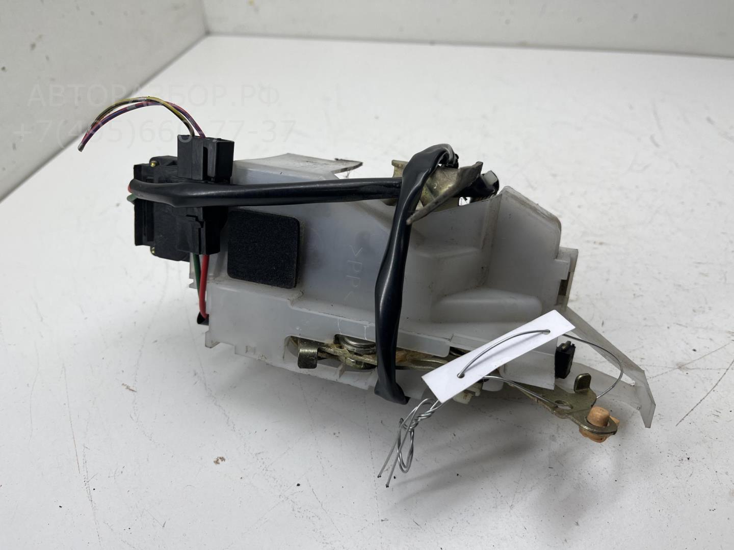 Замок двери задней правой