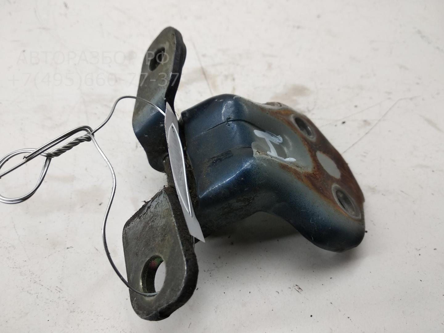 Петля двери