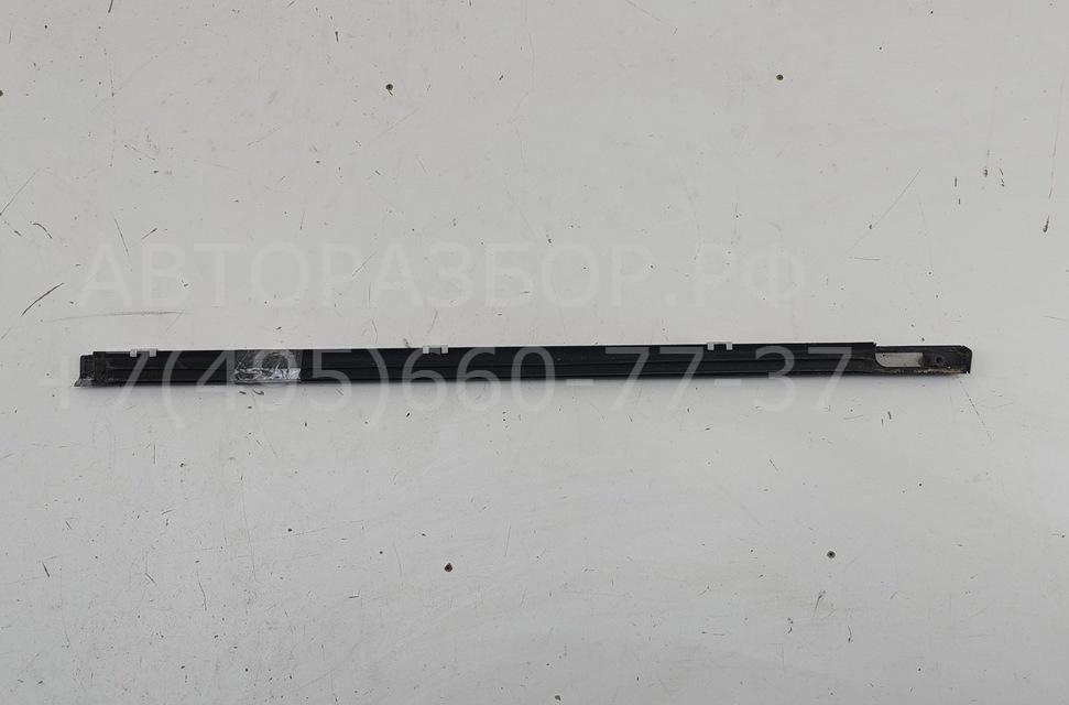 Накладка стекла заднего правого