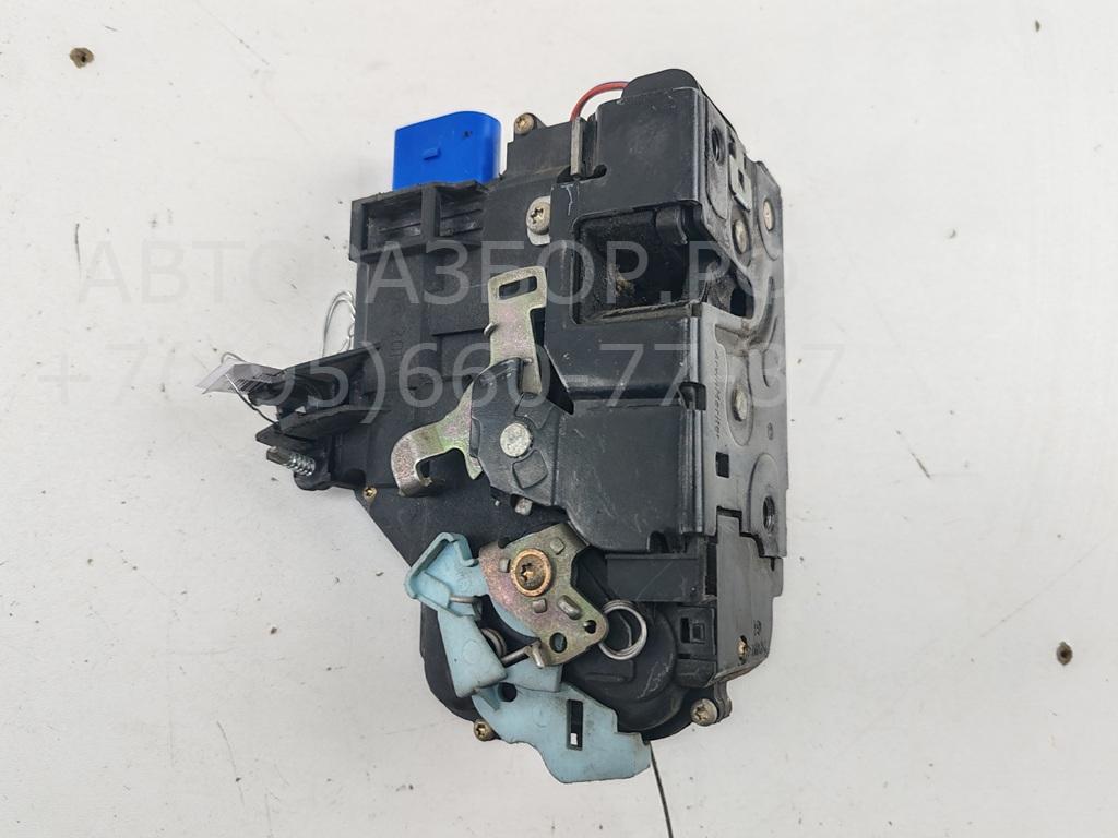 Замок двери передней левой