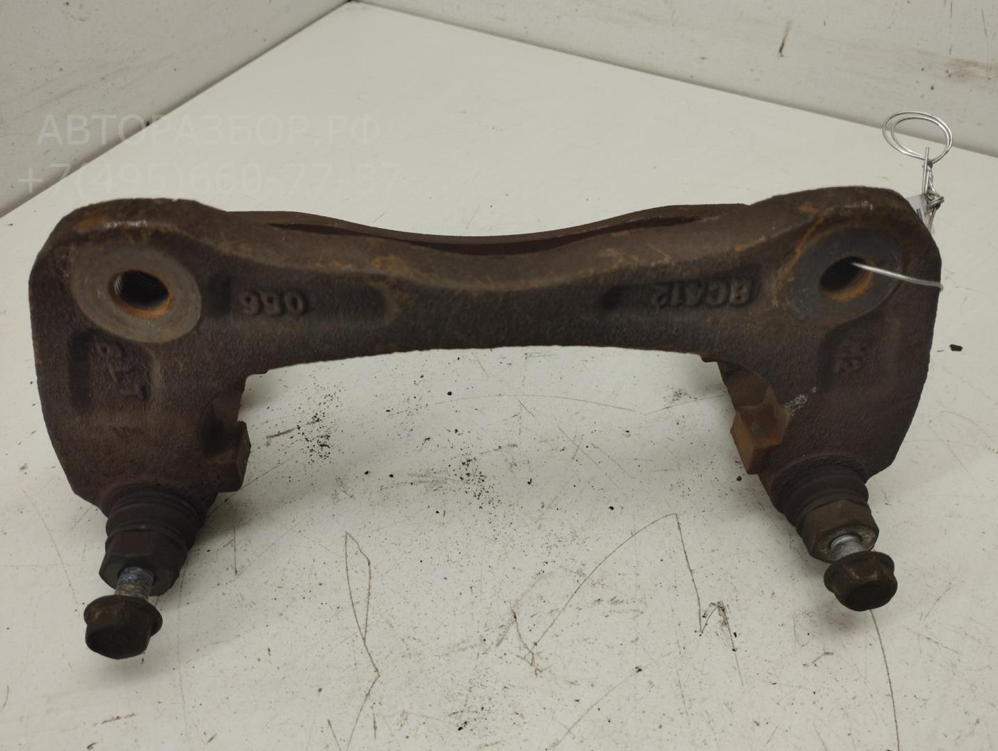 Скоба суппорта переднего