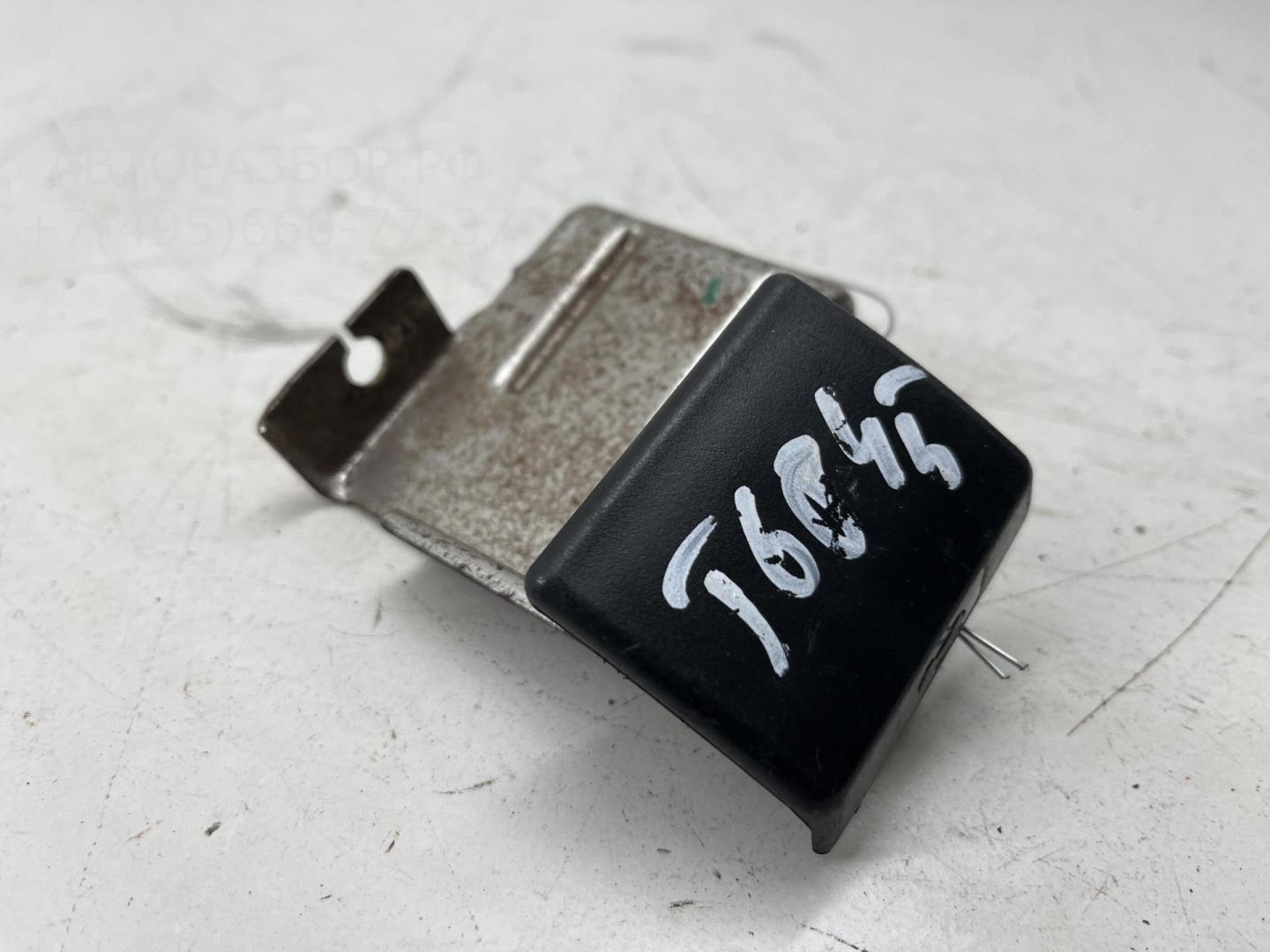 Ручка открывания капота