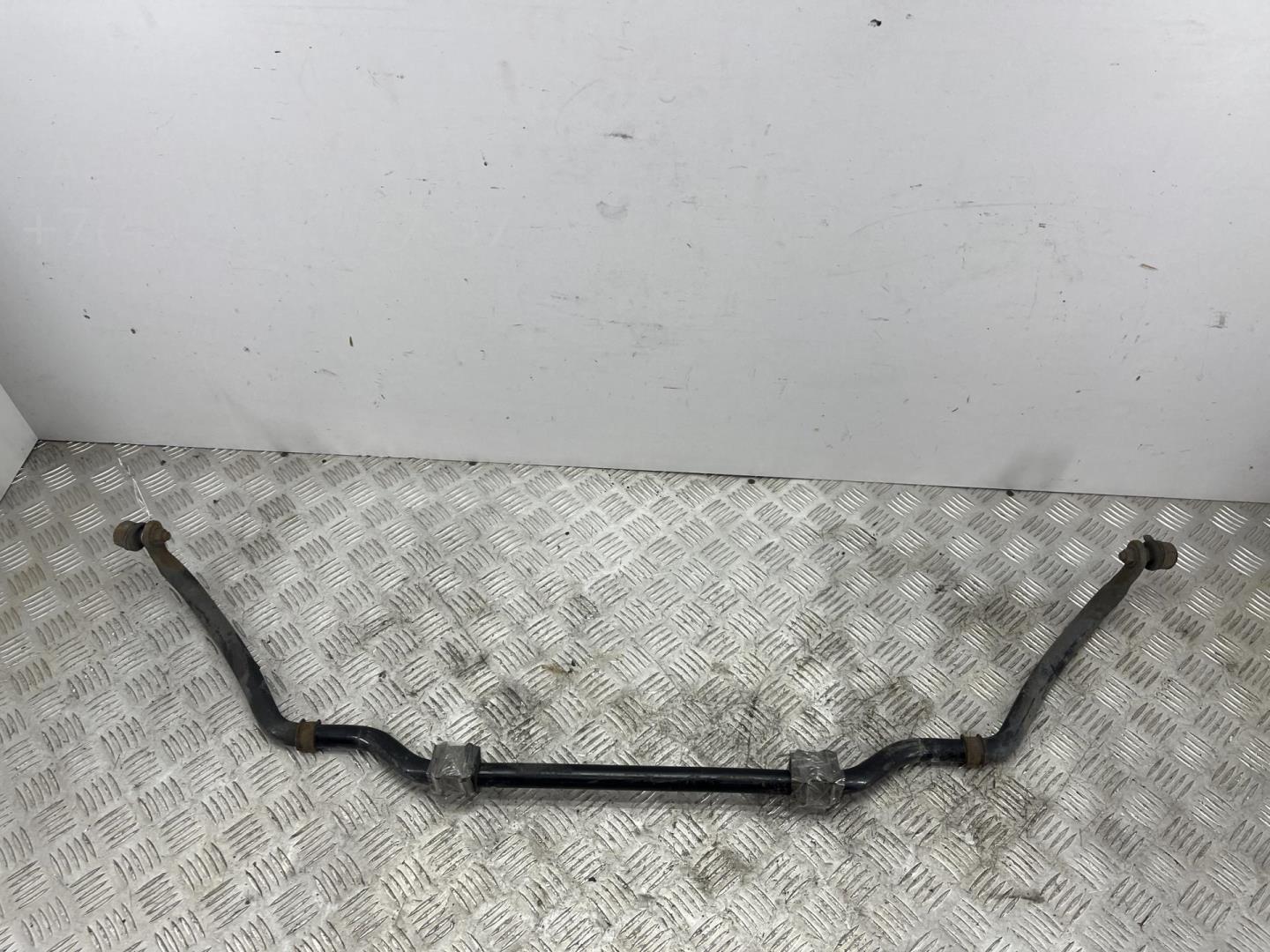 Стабилизатор передний