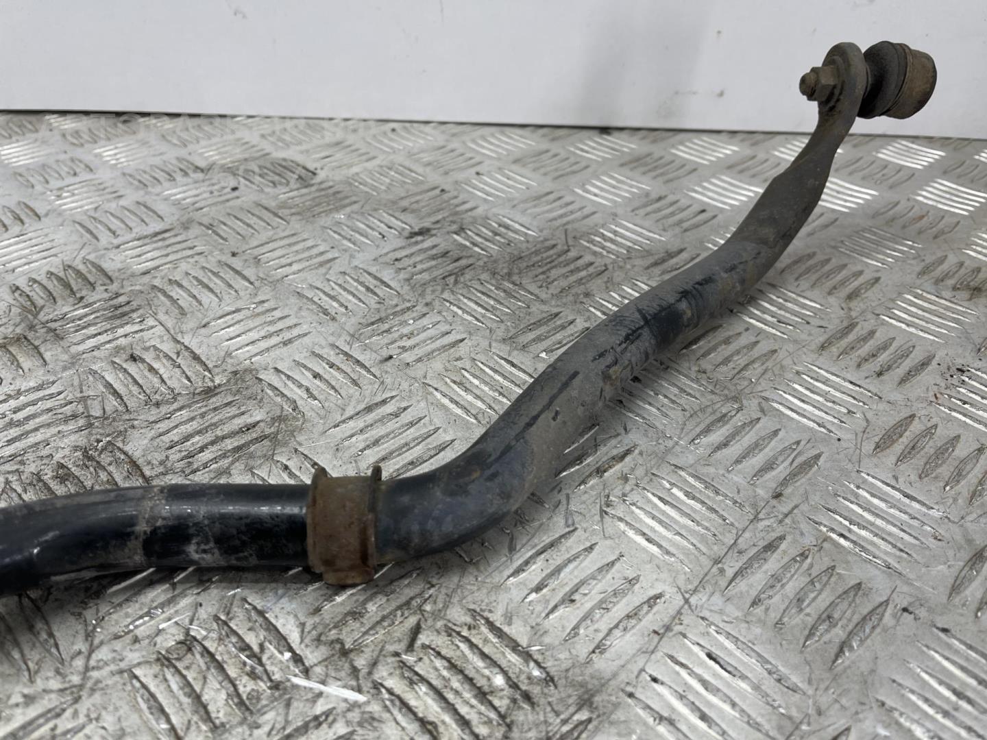 Стабилизатор передний