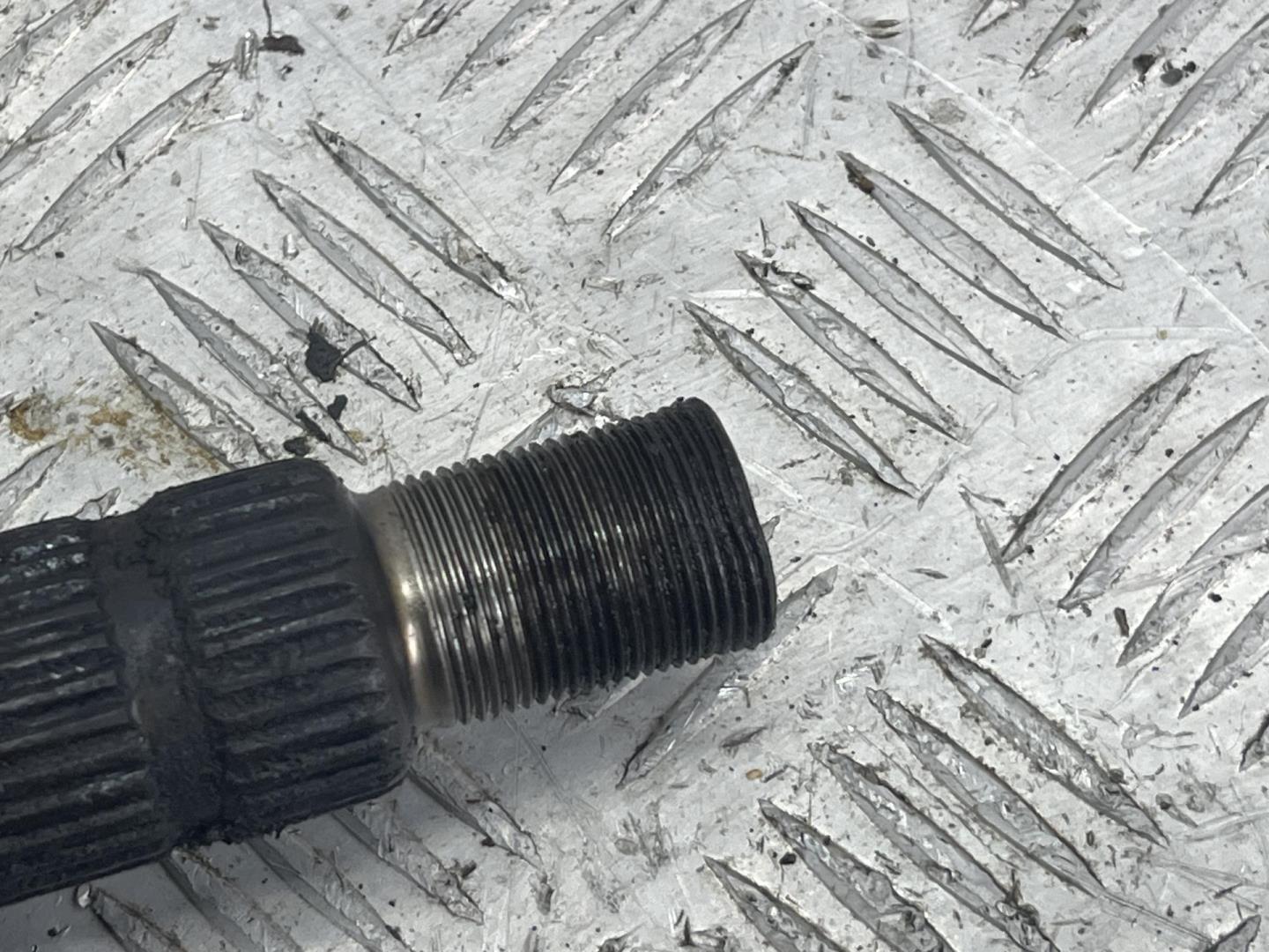 Полуось передняя правая