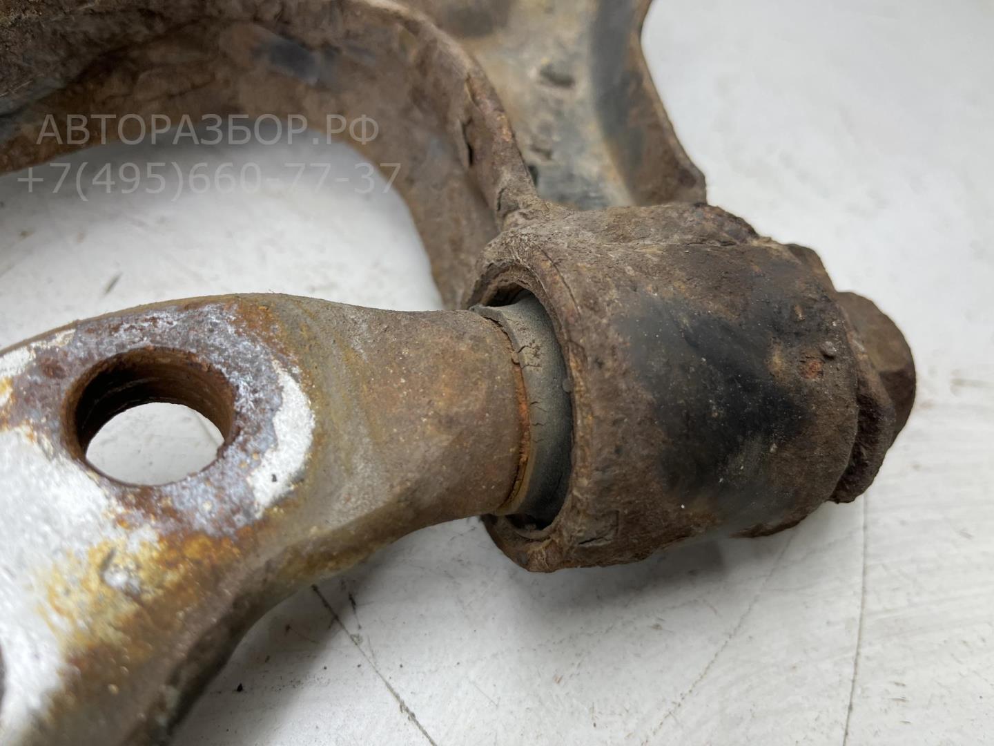 Рычаг передний левый