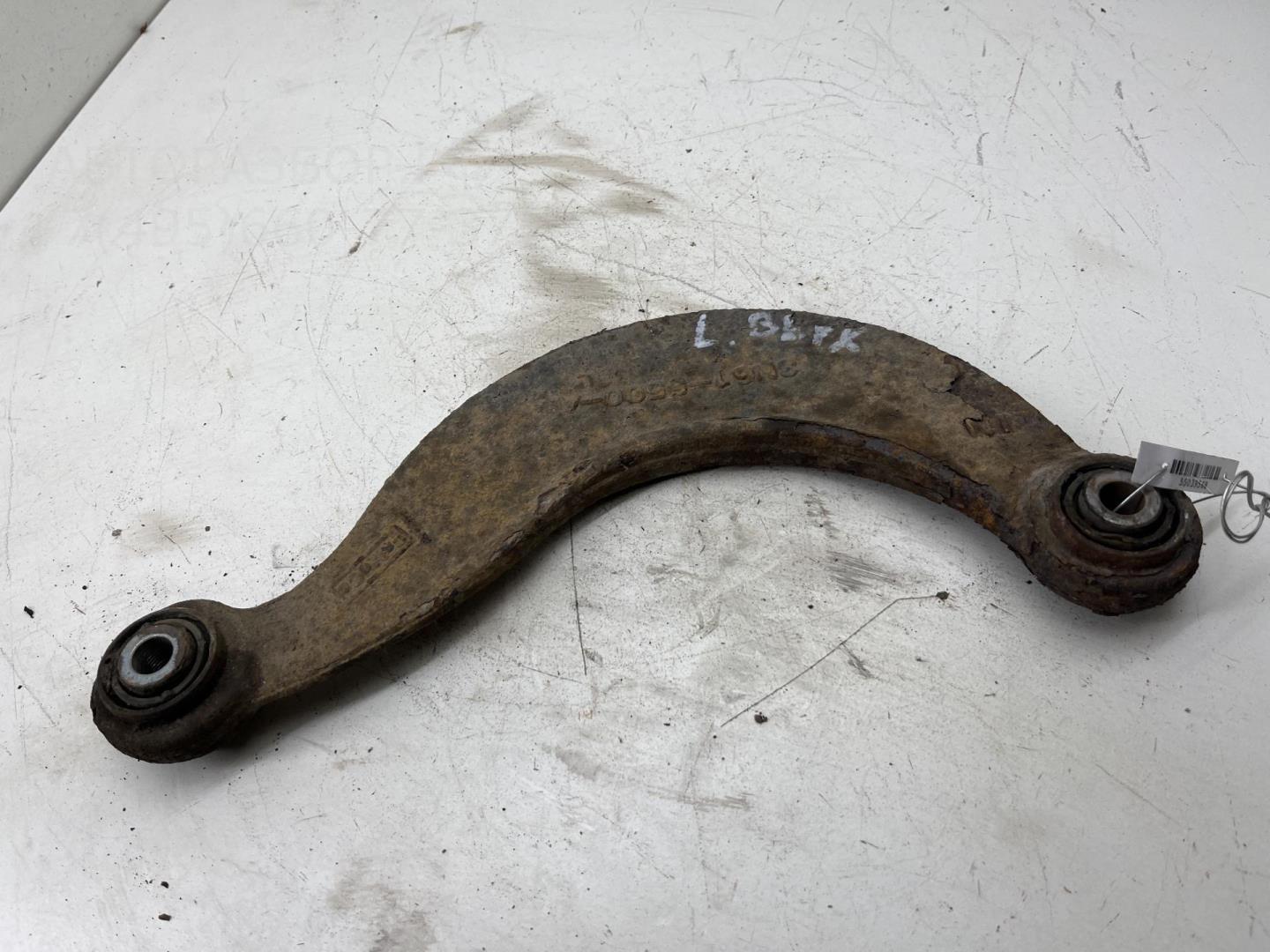 Рычаг задний левый