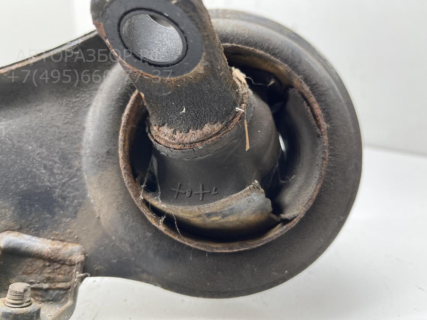 Рычаг задний левый