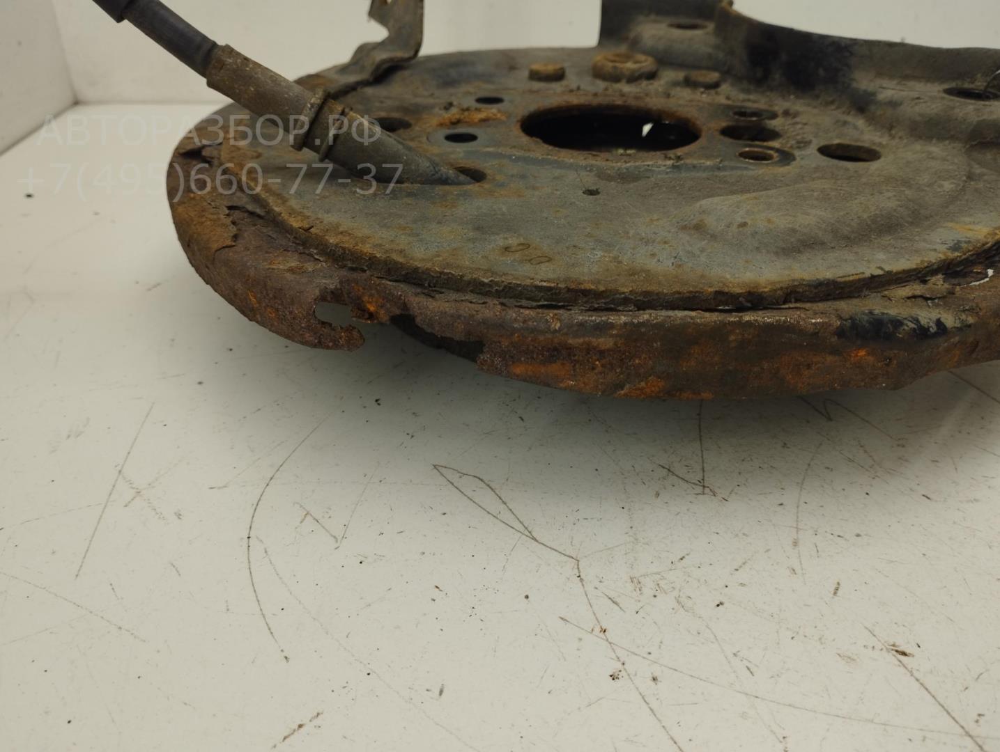 Щит опорный задний правый