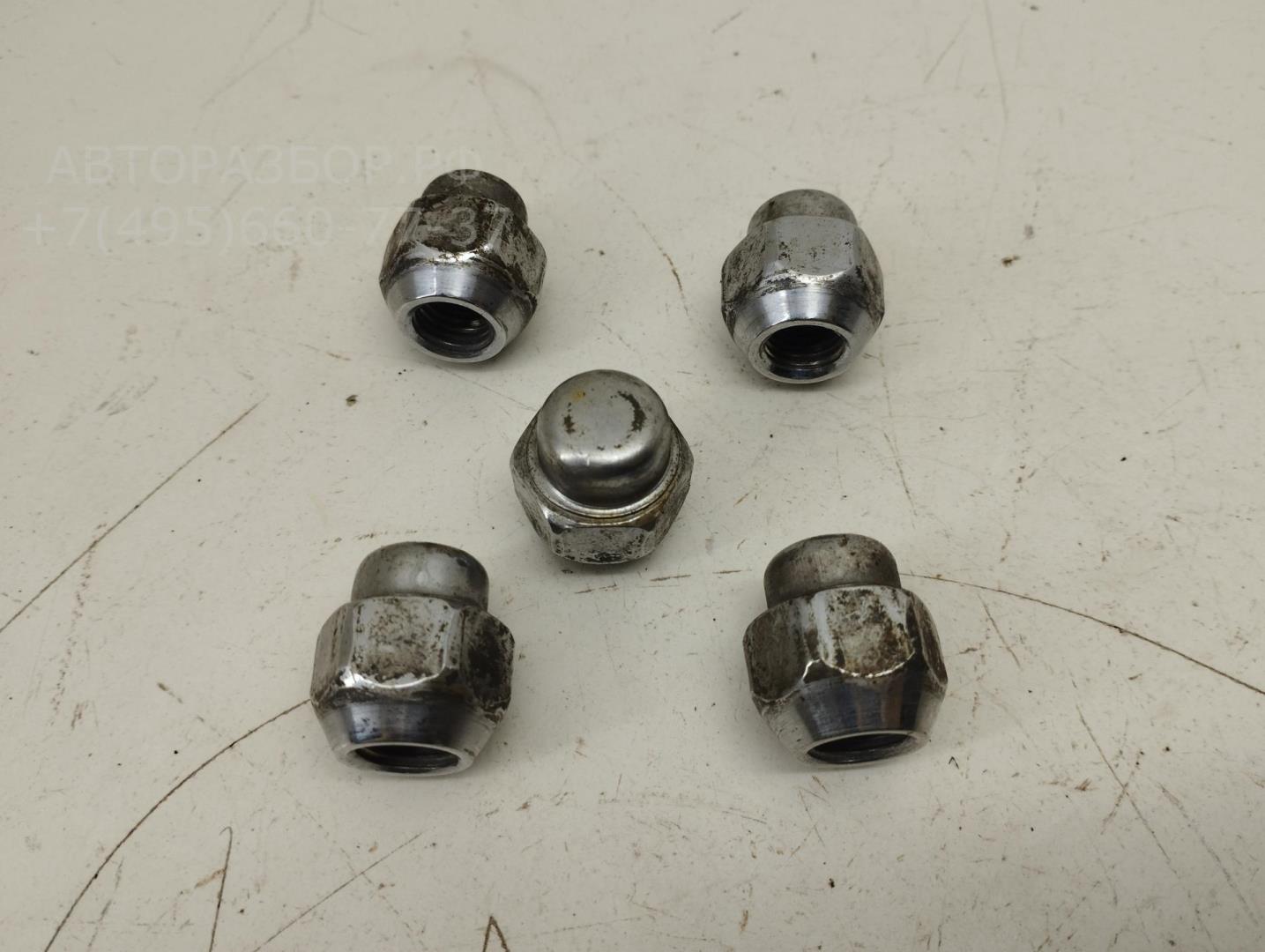 Болт колесный