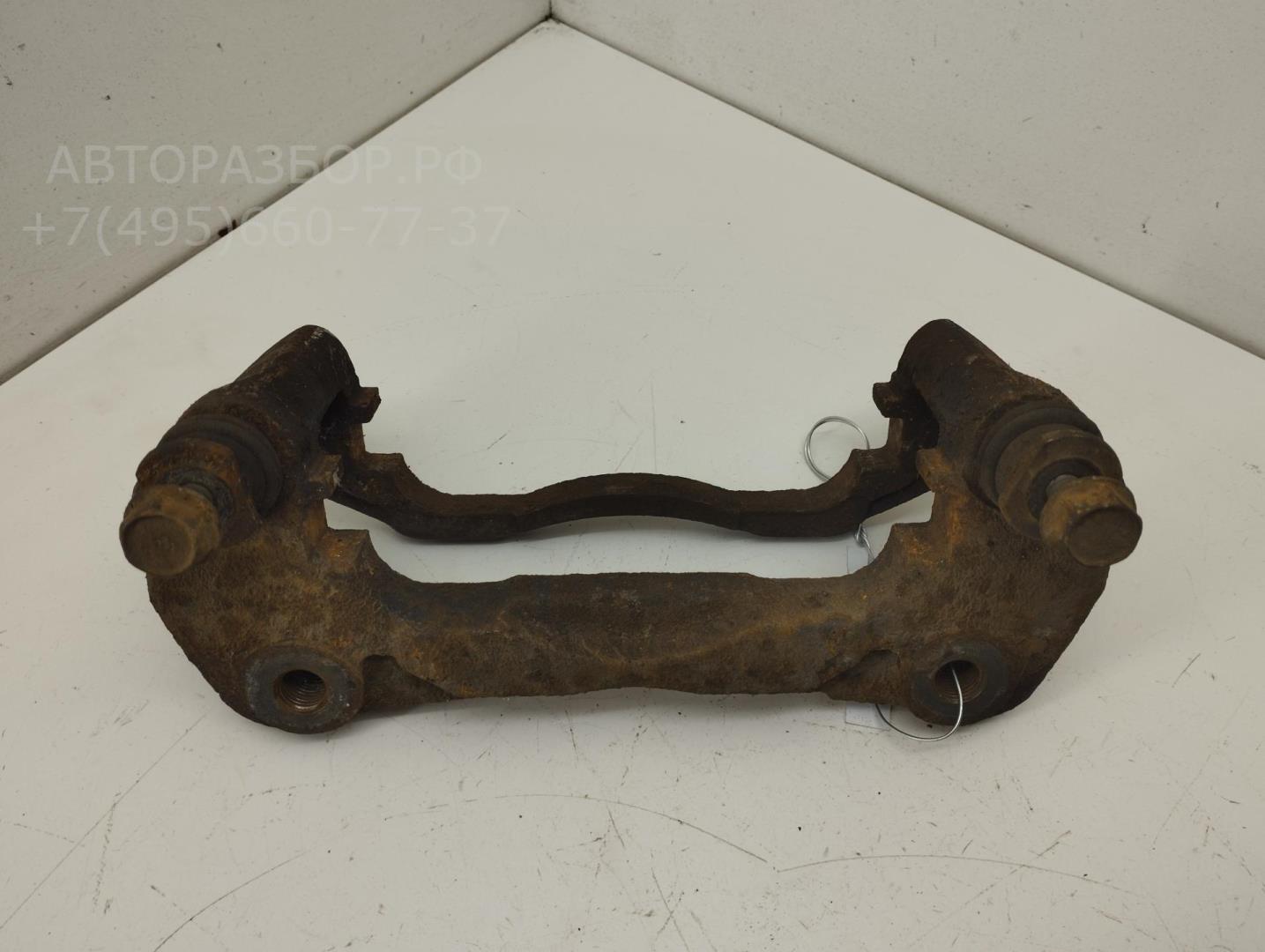 Скоба суппорта переднего