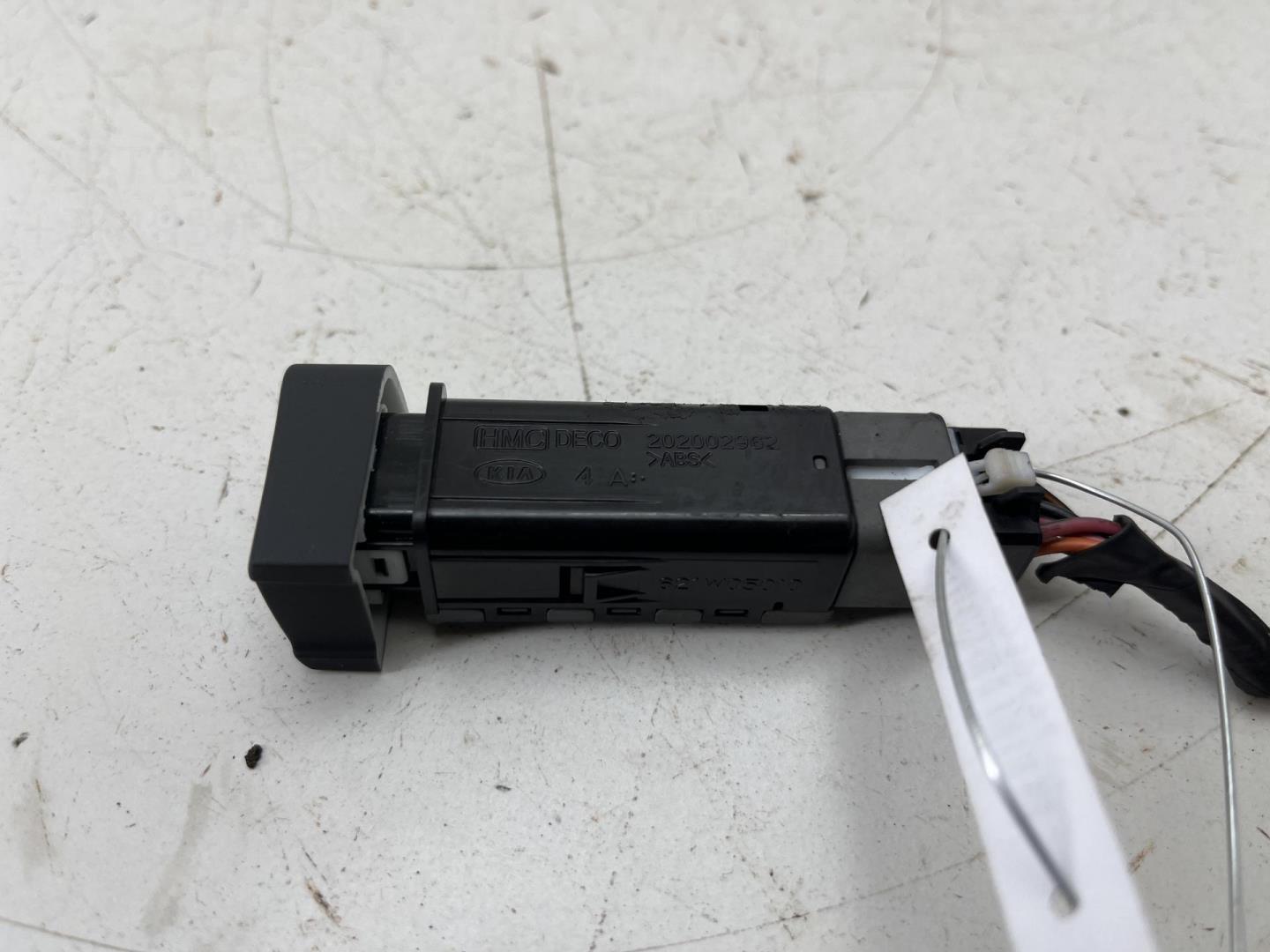 Кнопка обогрева переднего стекла