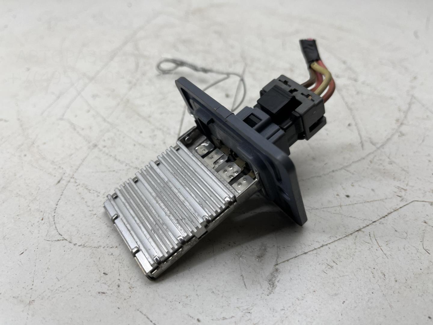 Резистор отопителя