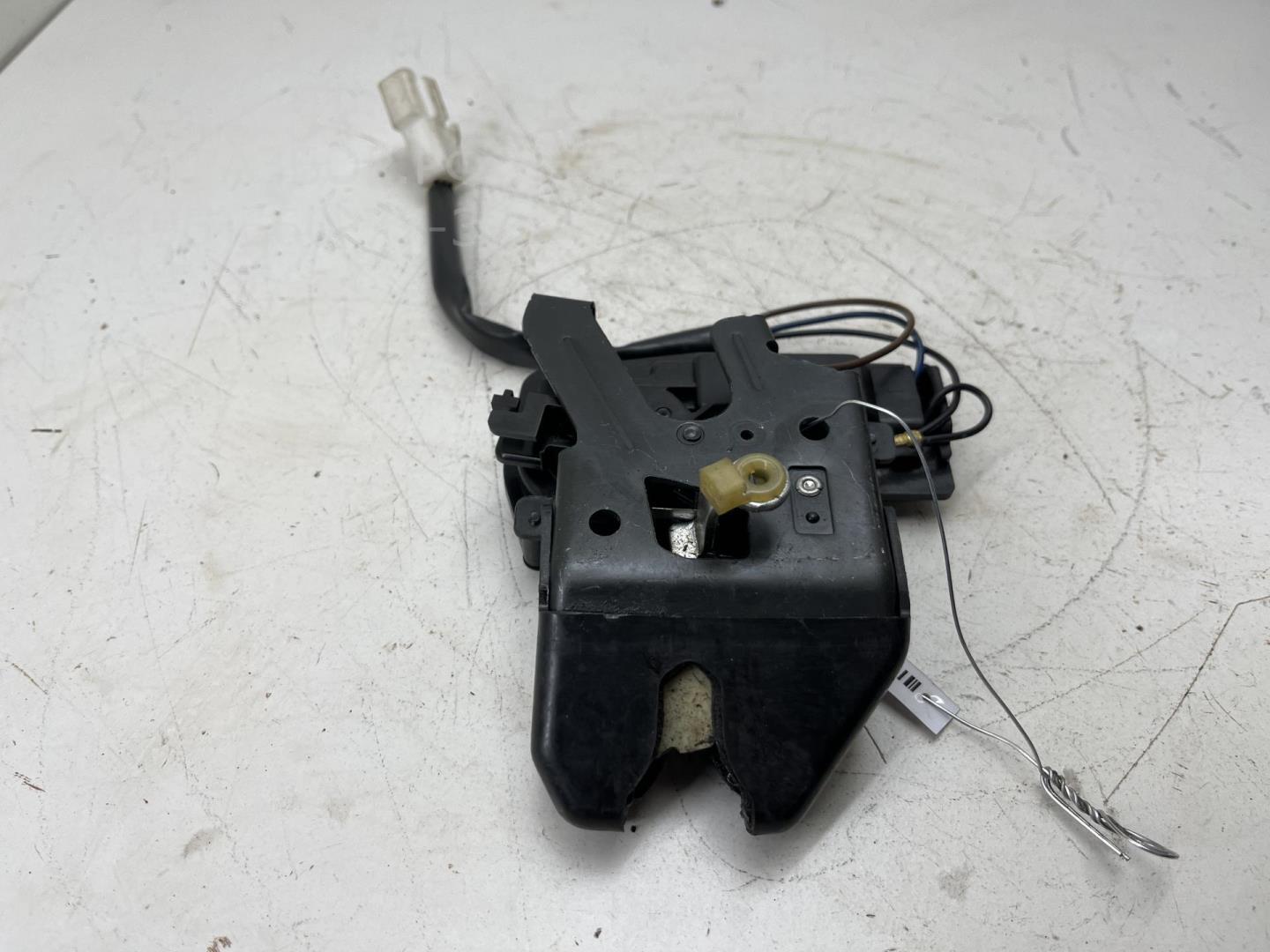 Замок багажника для Epica 2006-2012