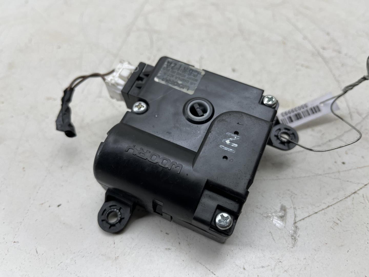 Моторчик заслонки печки