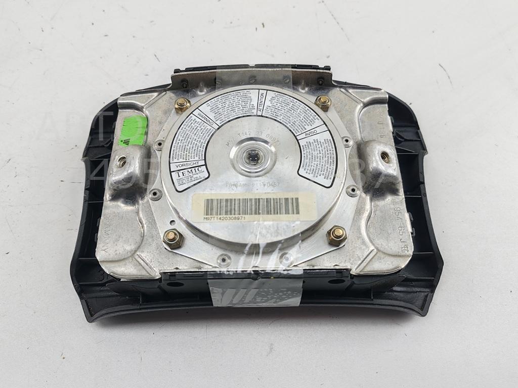 Подушка безопасности в рулевое колесо