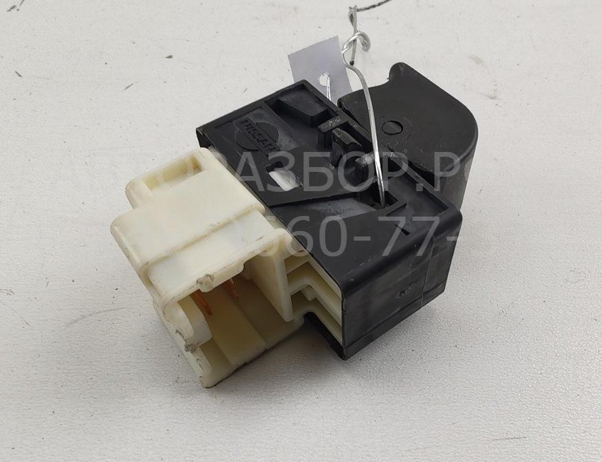 Кнопка стеклоподъемника