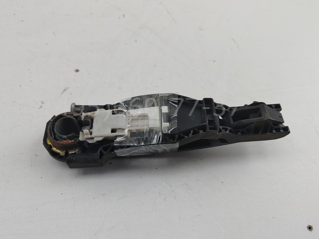 Ручка двери передней наружная правая