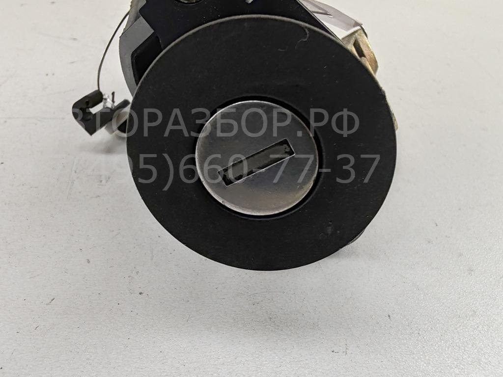 Кнопка открывания багажника