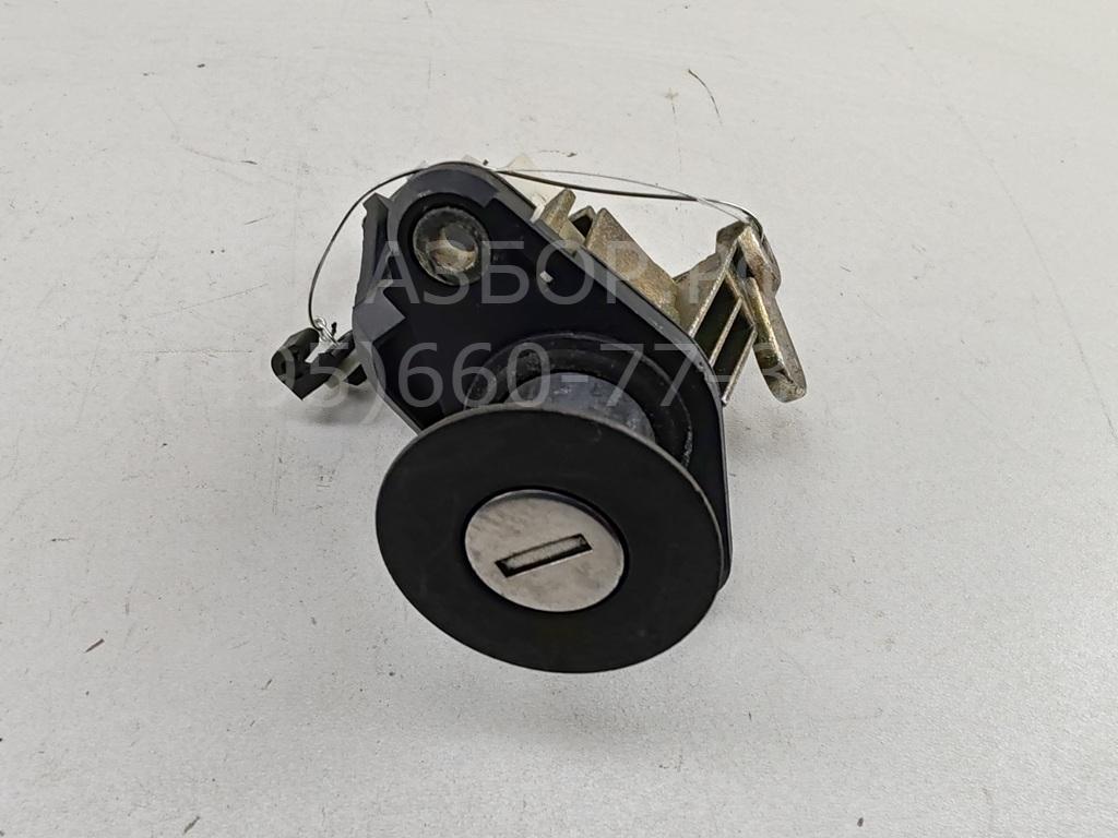 Кнопка открывания багажника