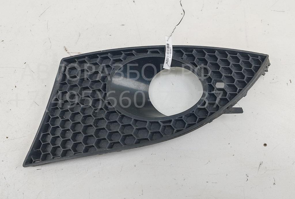 Рамка противотуманной фары левой