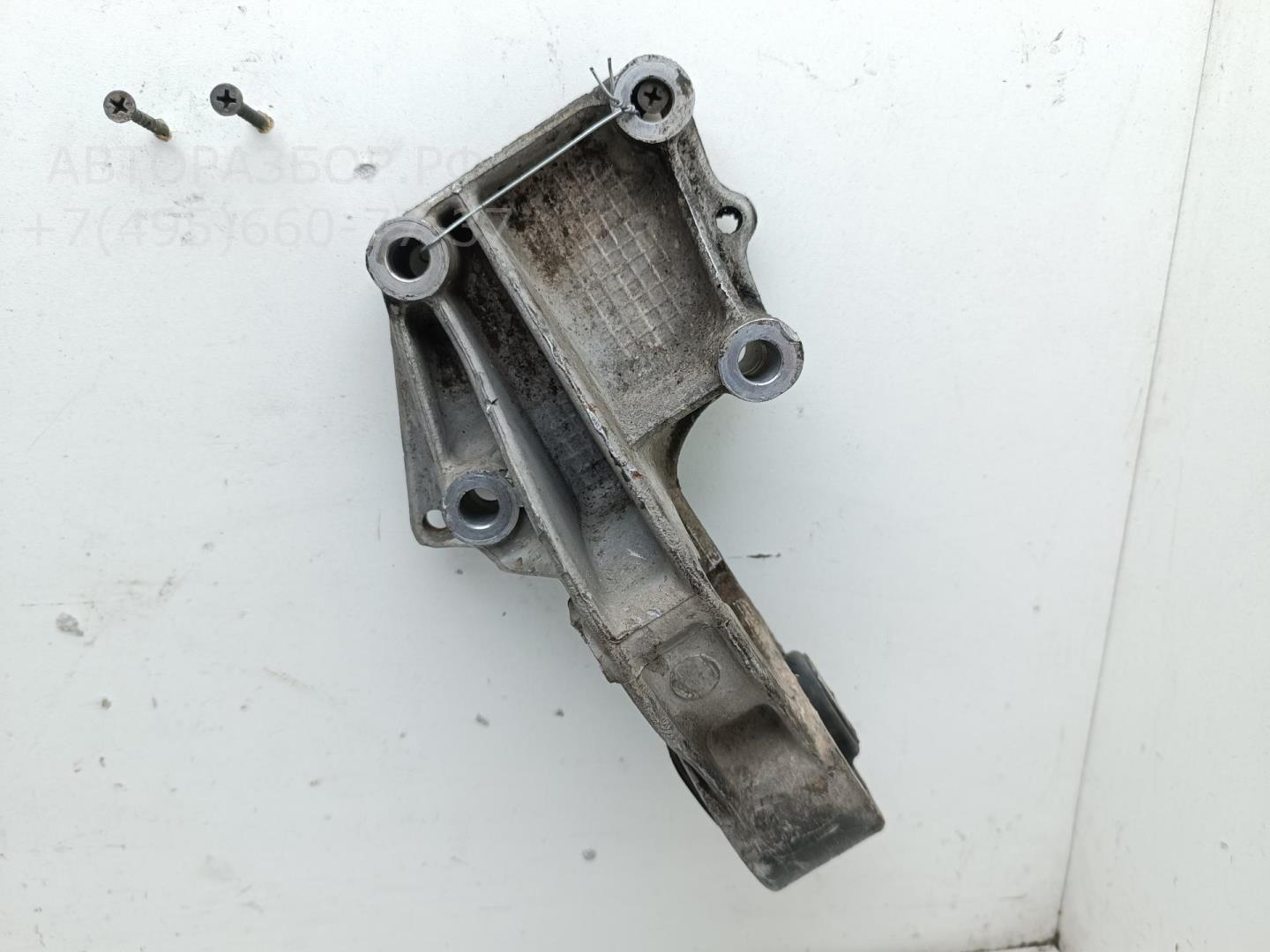 Кронштейн (сопут. товар)