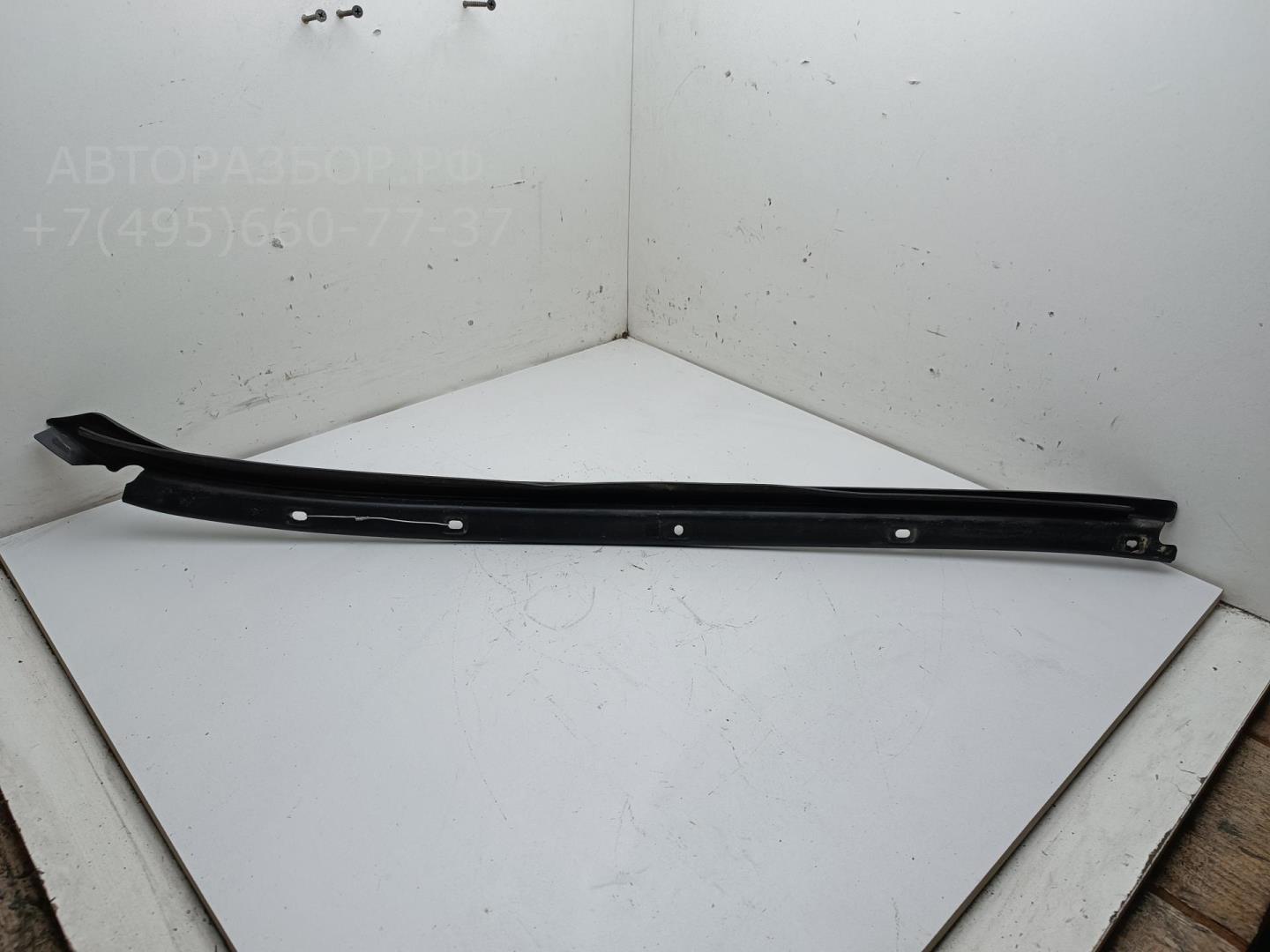 Молдинг лобового стекла