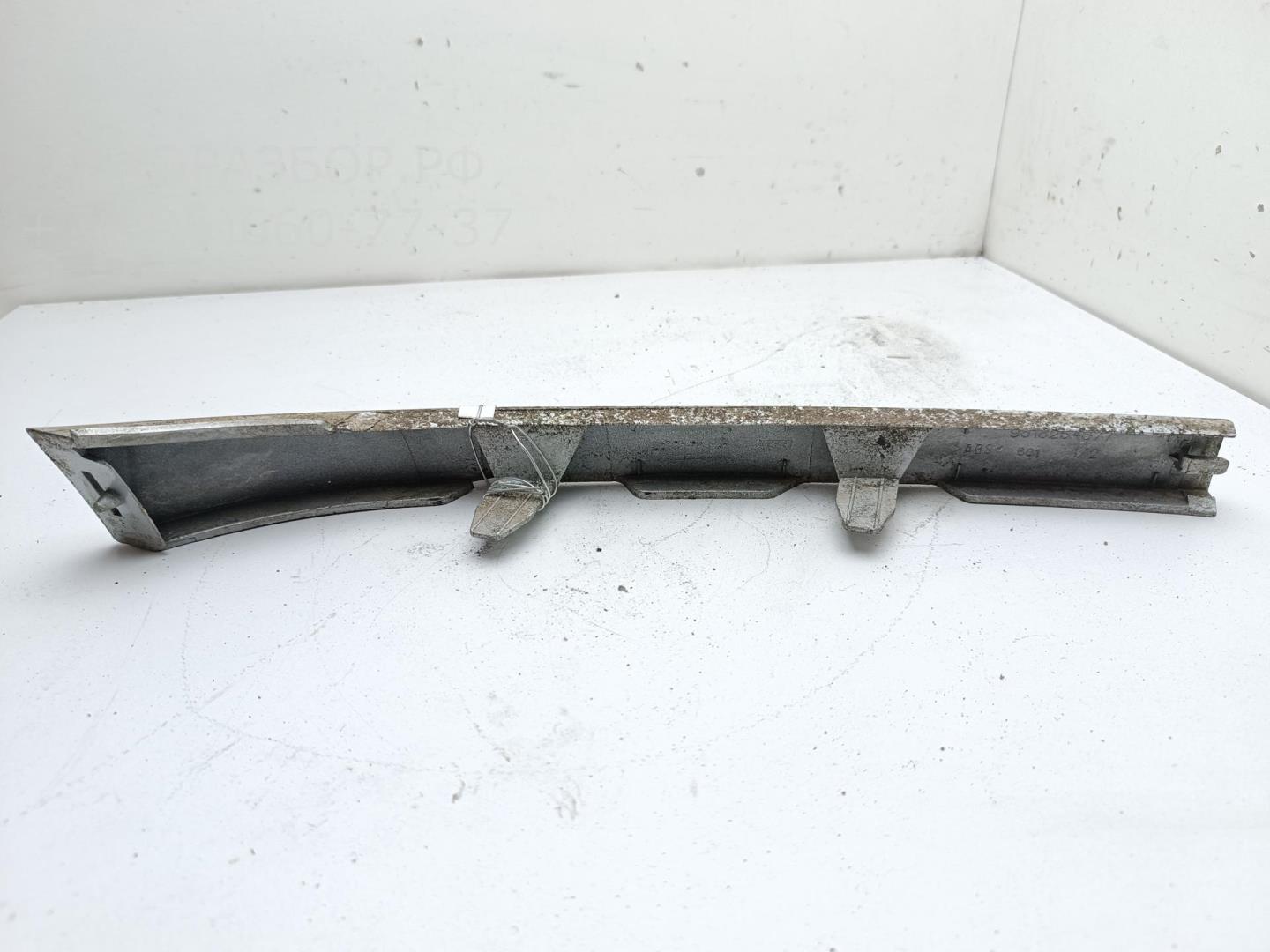 Планка под фару левая