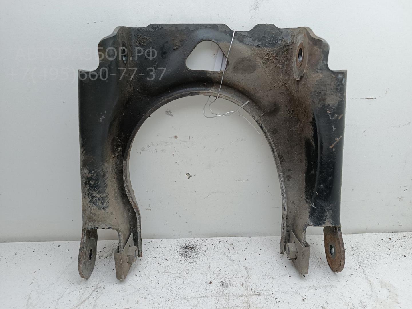 Рычаг передний правый