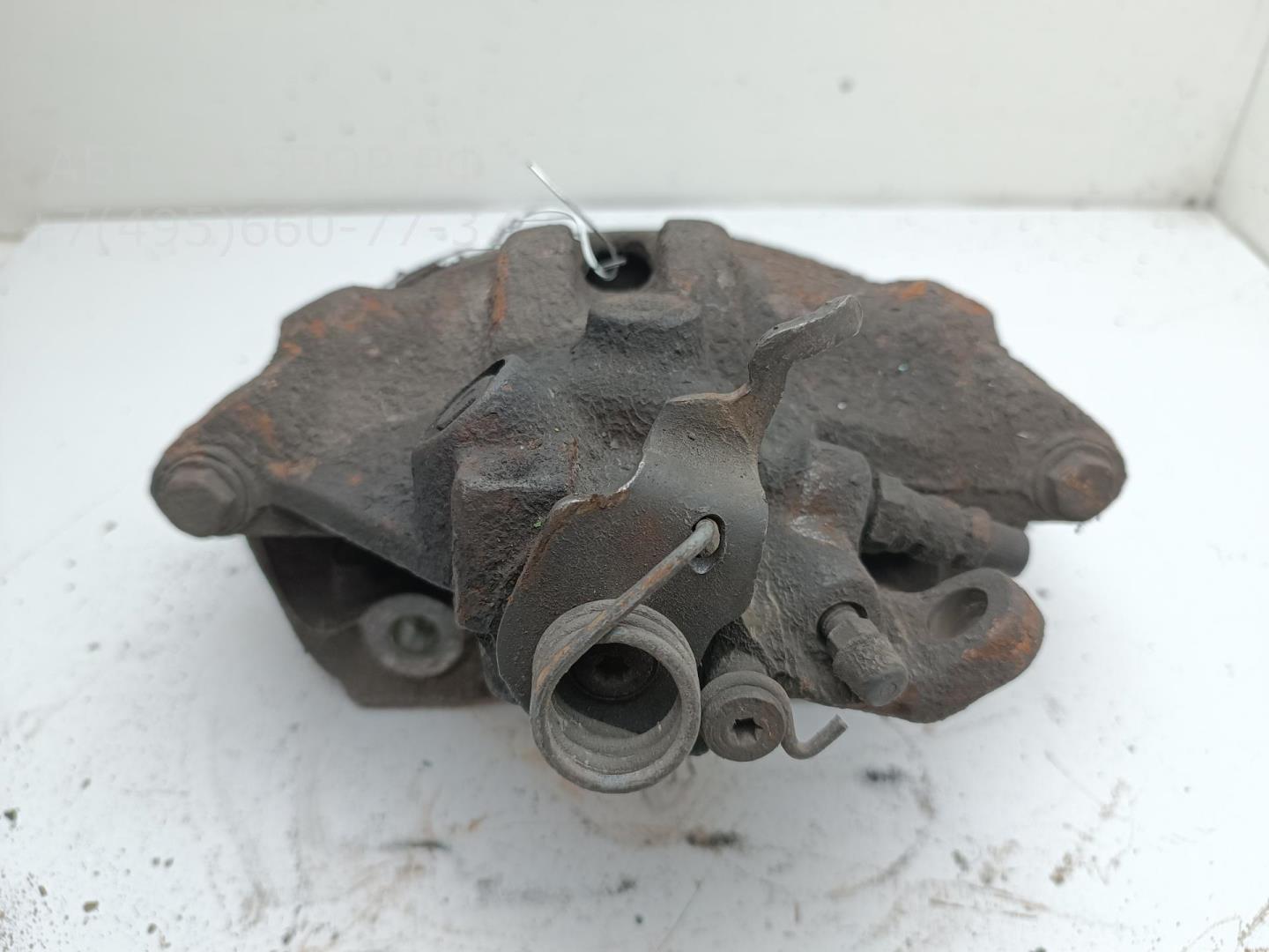 Суппорт передний правый