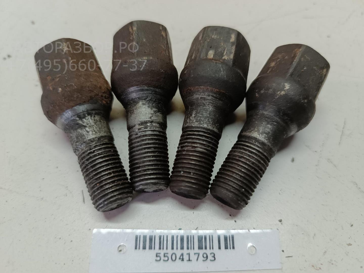 Болт колесный