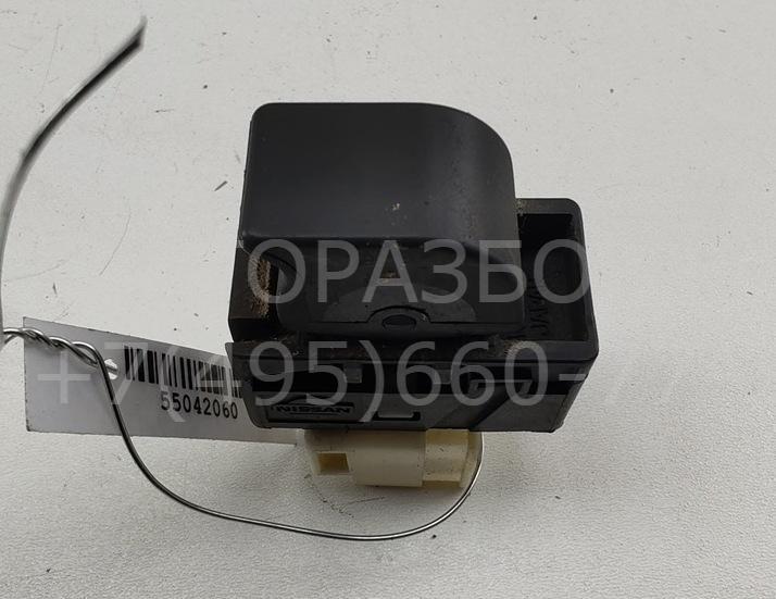 Кнопка стеклоподъемника