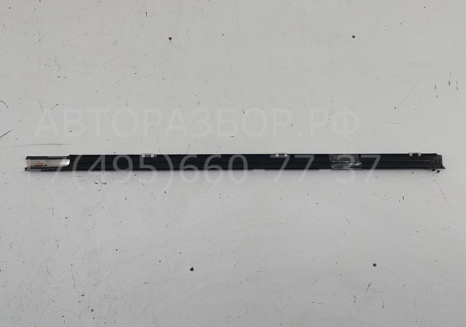 Накладка стекла заднего левого