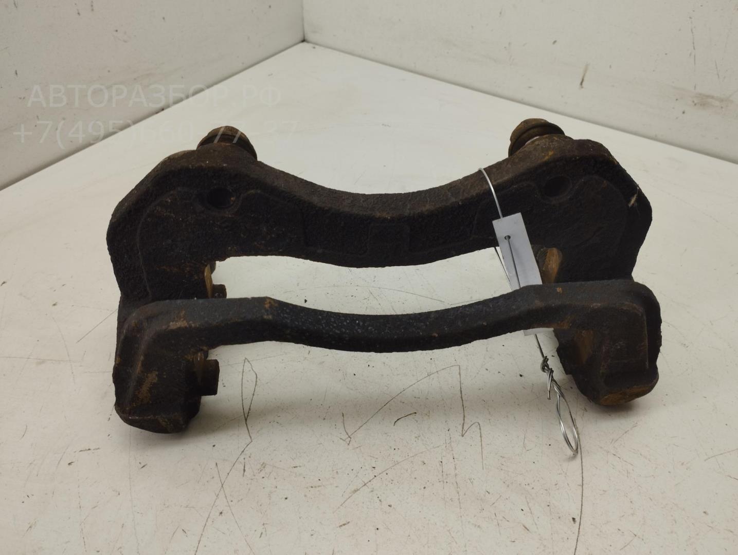 Скоба суппорта переднего
